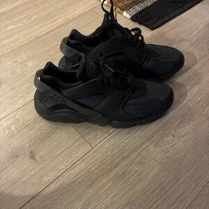 Men's Black Harrachues